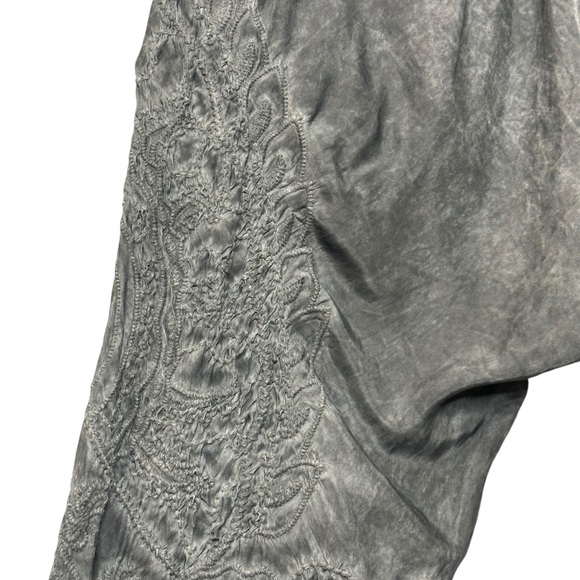 Johnny Was Pete & Greta Gray Wash Embroidered Pull on Pants Medium - Picture 9 of 11